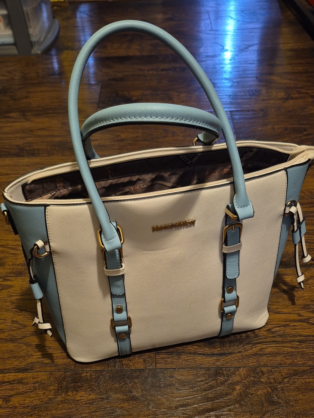MontanaWest White Tote with Light Blue Trim and Gold Hardware